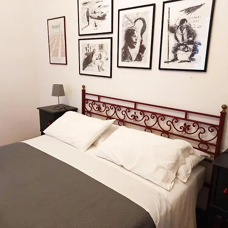 Bella Art Gallery Naples